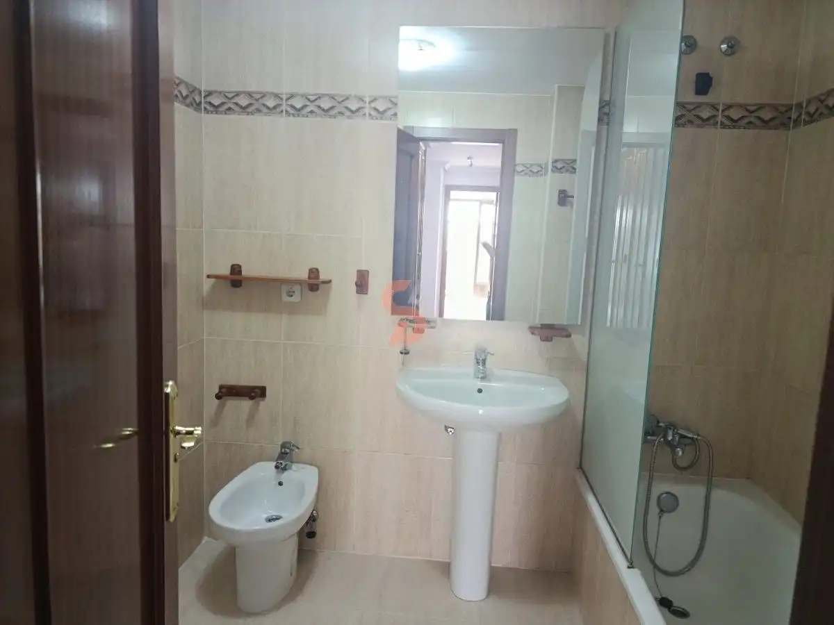 Bathroom of Flat for rent in Valladolid  with Heating, Terrace and Storage room