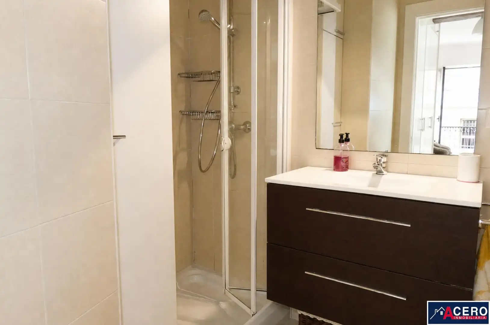 Baño de Piso en venta en Santander con Parquet y Amueblado