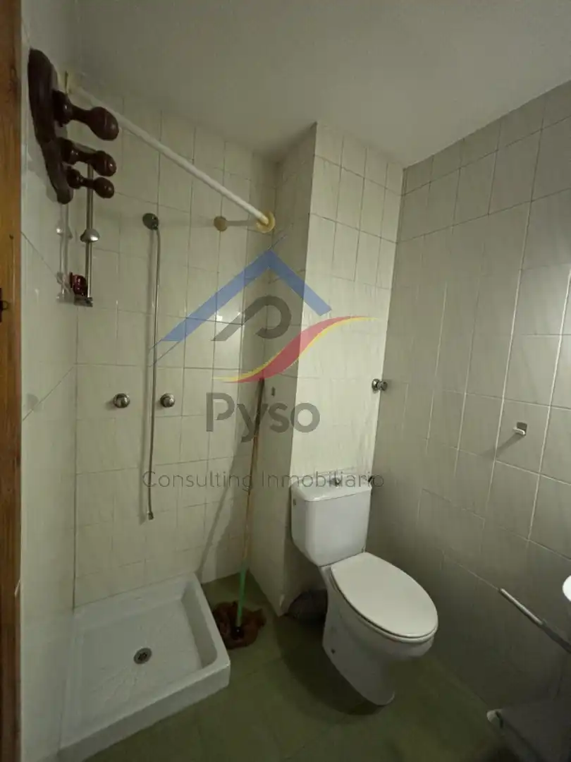 Bany de Local de lloguer en Santander amb Aire condicionat