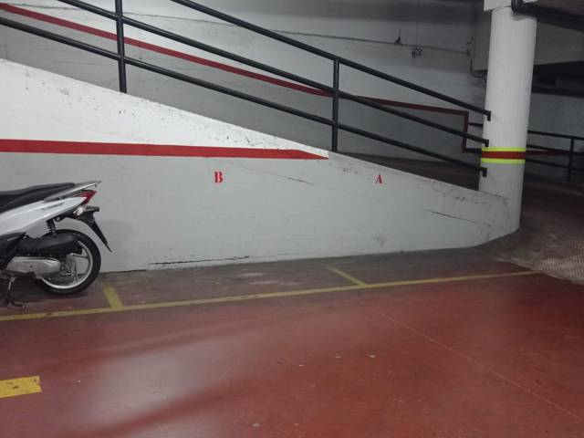 Garaje en Alquiler en Carrer Josep M. Pellicer, 15 en Cerdanyola Nord