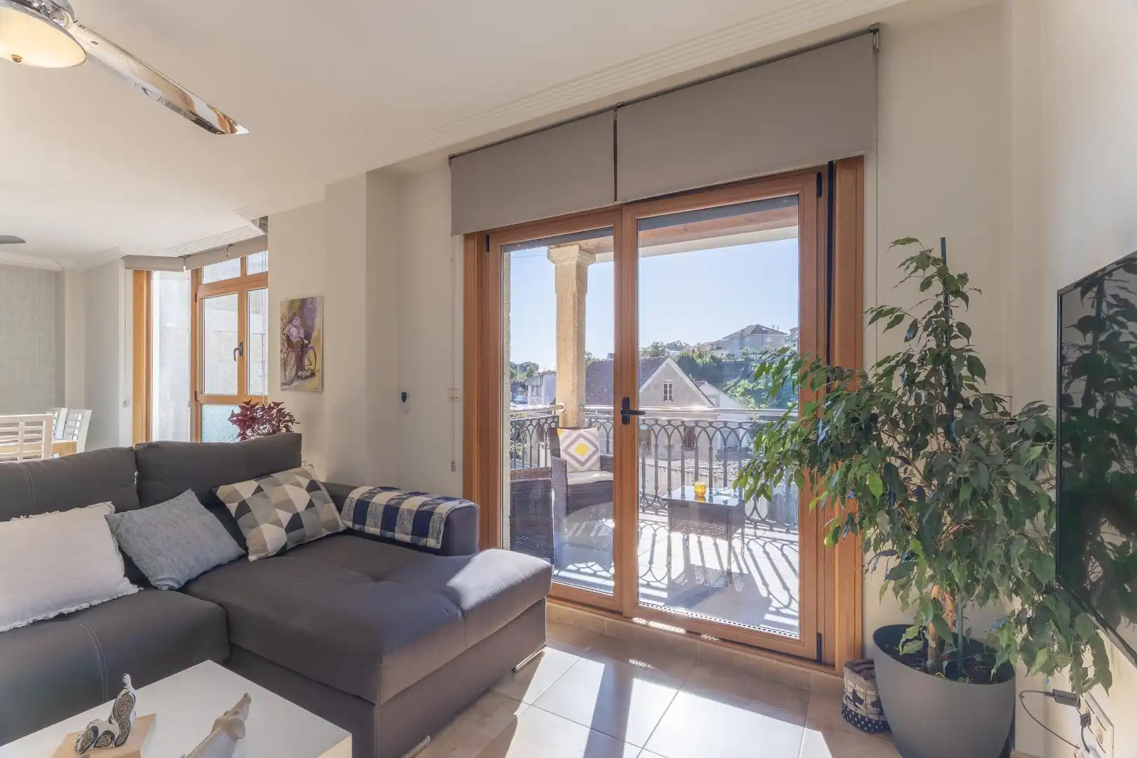 Sala de estar de Casa adosada en venta en Moaña con Calefacción, Terraza y Amueblado