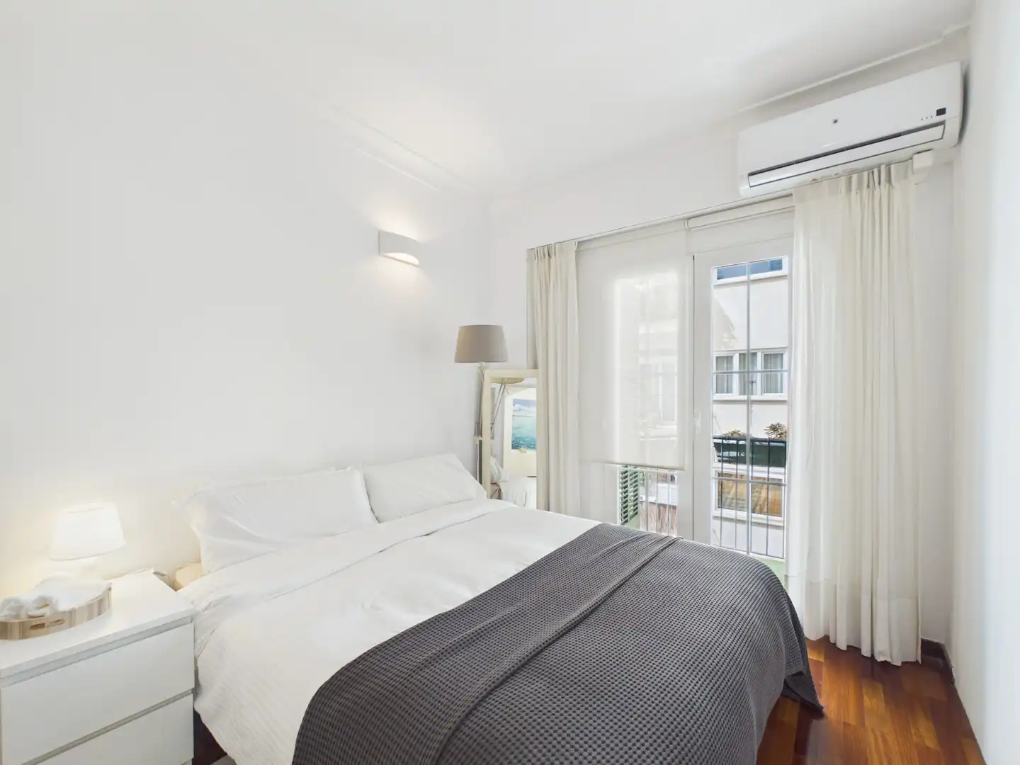 Dormitori de Apartament de lloguer en  Palma de Mallorca amb Aire condicionat, Moblat i Balcó