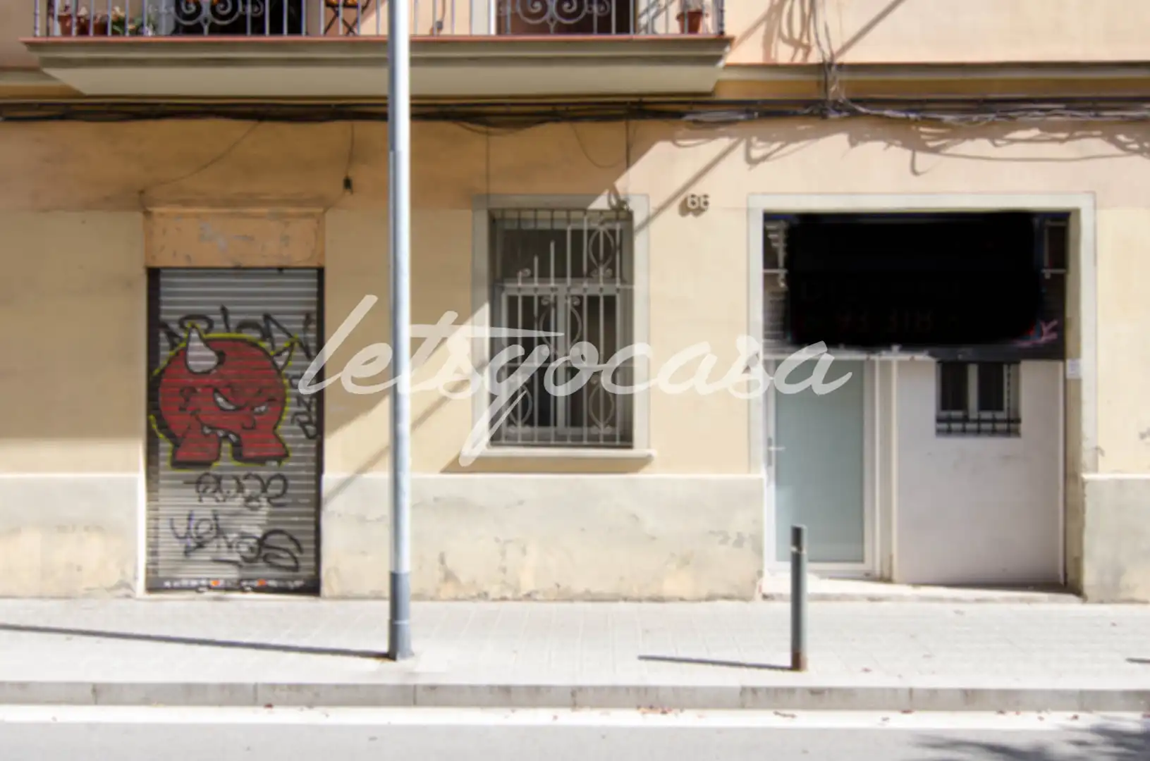 Vista exterior de Local en venta en Barcelona con Terraza