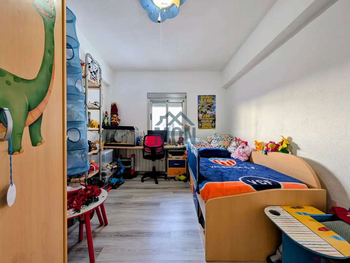 Habitación de Ático en venta en Catarroja con Calefacción, Parquet y Terraza