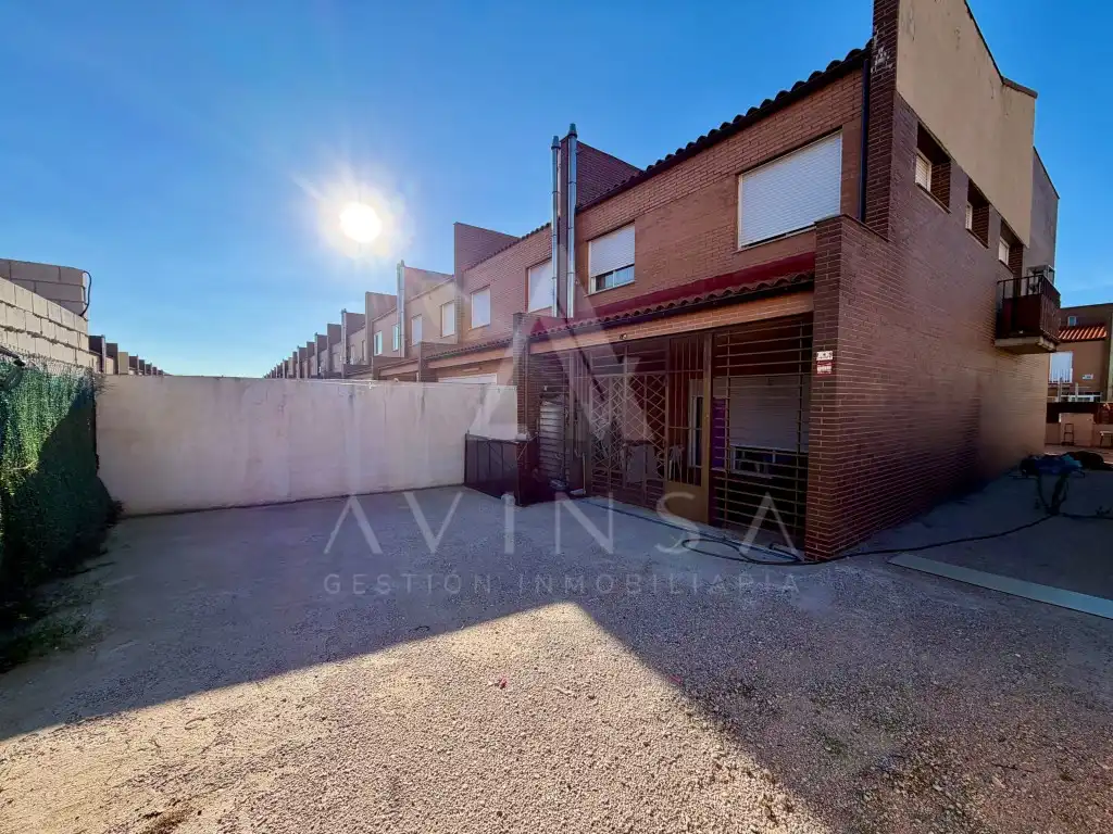 Villa in vendita a Calle Rio Sorbe, imagen 2