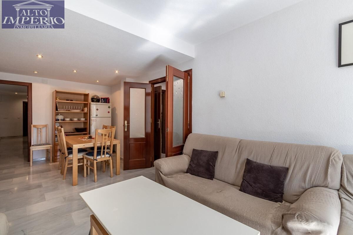 Living room of Flat for sale in  Granada Capital  with Heating and Storage room
