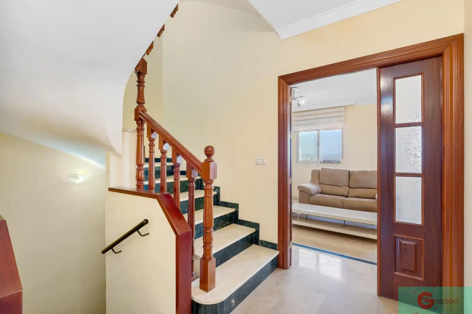 Chalet con piscina en venta en Peligros, imagen 4
