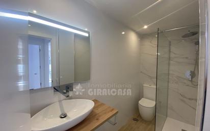 Bathroom of Flat for sale in Benalmádena  with Air Conditioner