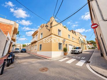 Adossat amb balcó en venda a Nueva St Antonio 31