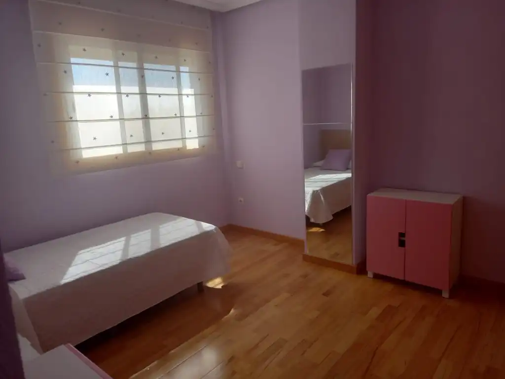 Bedroom of Flat for rent in Paterna