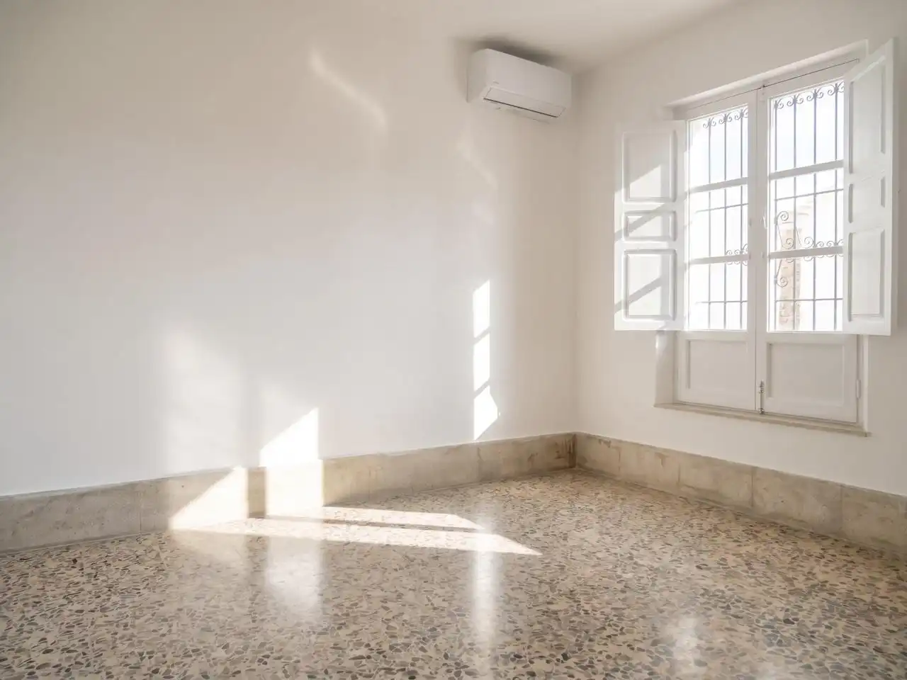 Casa adosada en venta en Umbrete con Aire acondicionado, Terraza y Balcón