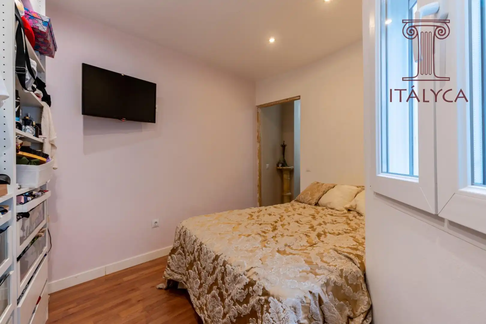 Bedroom of Flat for sale in Sevilla  with Air Conditioner, Heating and Terrace