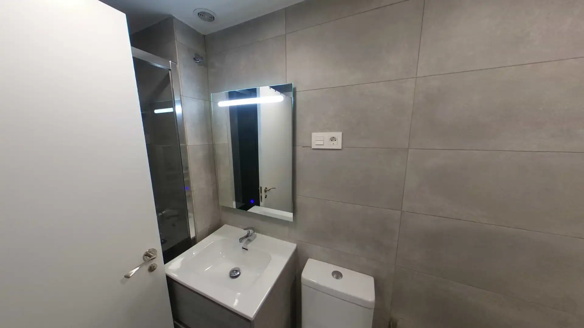 Bany de Pis de lloguer en  Madrid Capital amb Calefacció i Moblat