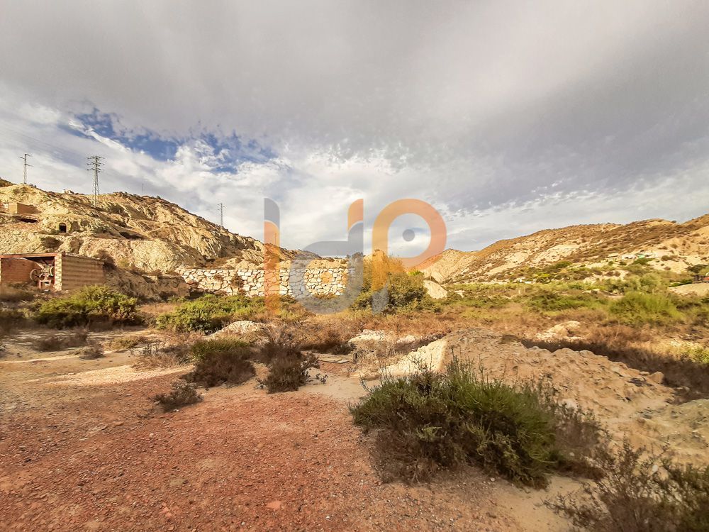 Industrial land for sale in Alhabia