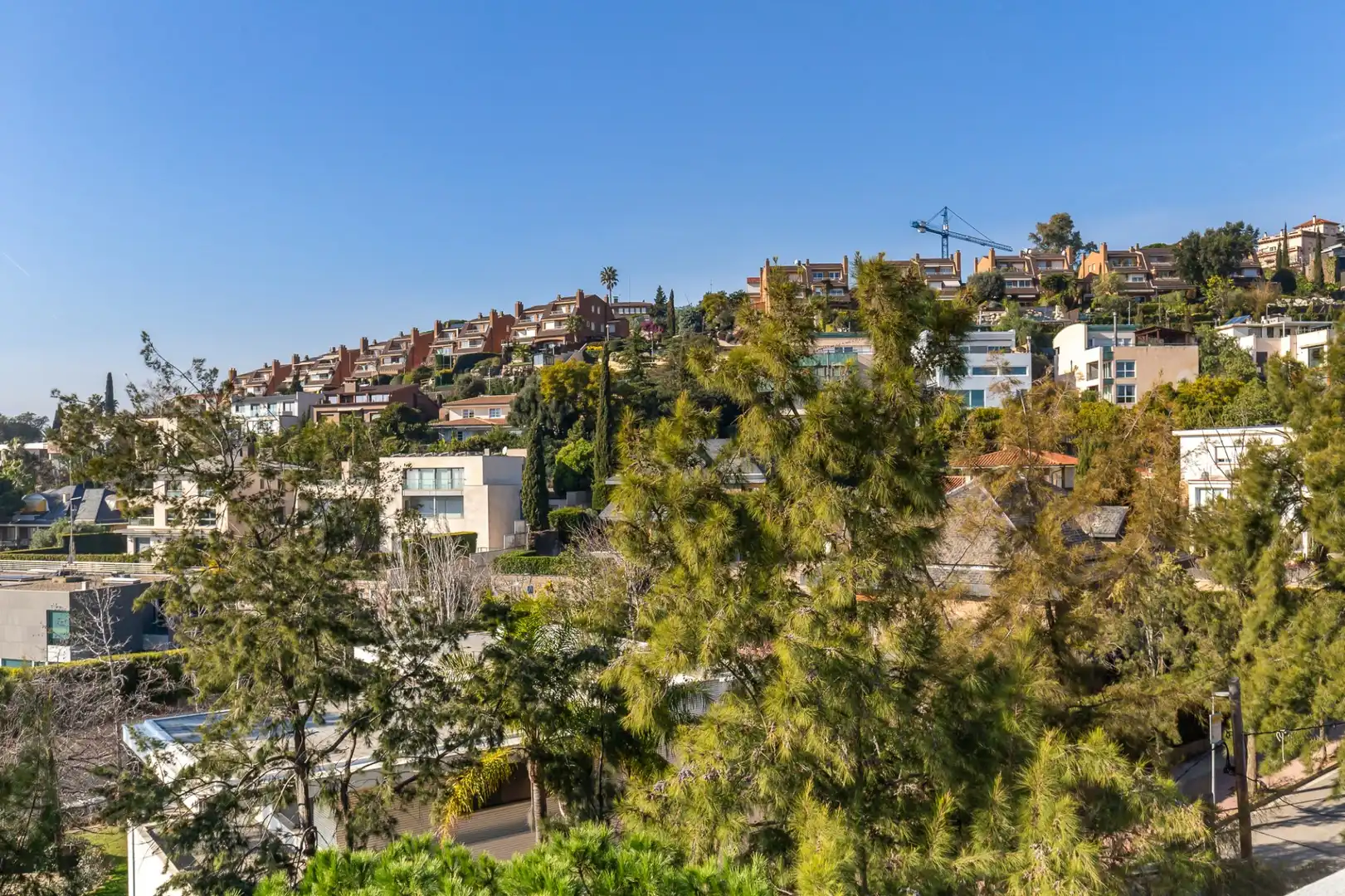 Vista exterior de Casa o xalet en venda en Esplugues de Llobregat amb Aire condicionat, Calefacció i Terrassa