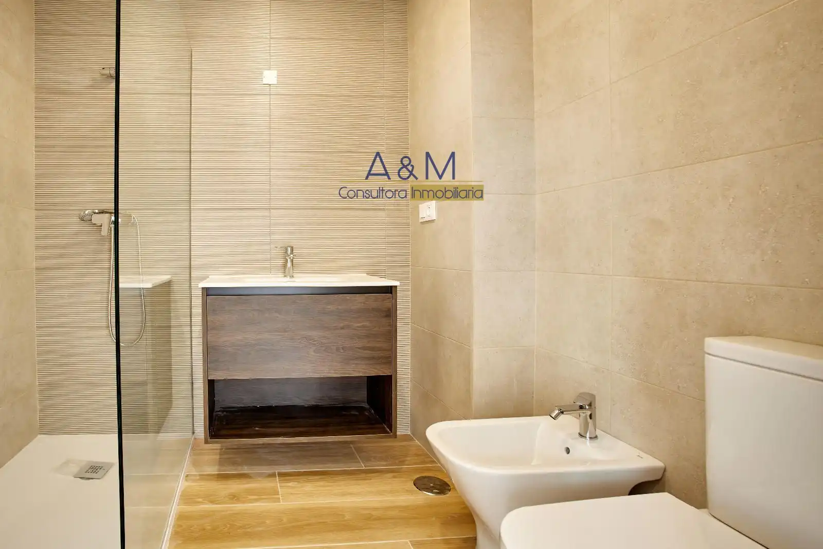 Baño de Casa adosada en venta en Laguna de Duero con Calefacción, Jardín privado y Terraza