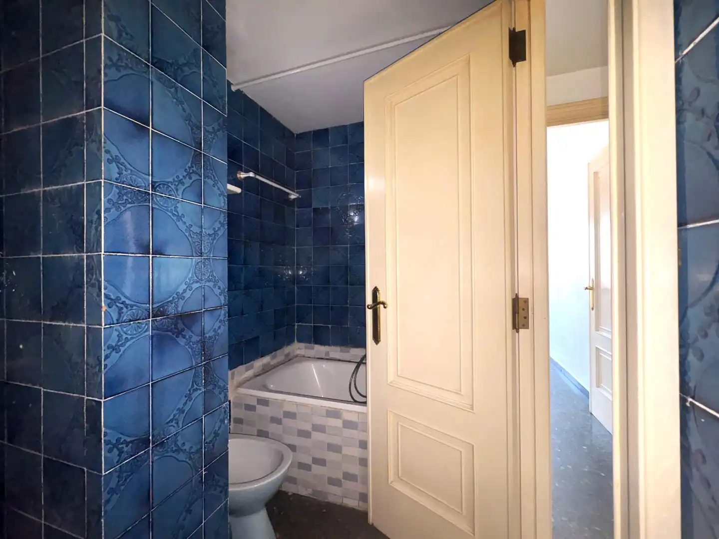 Badezimmer von Wohnung zum Verkauf in Godella mit Klimaanlage und Balkon
