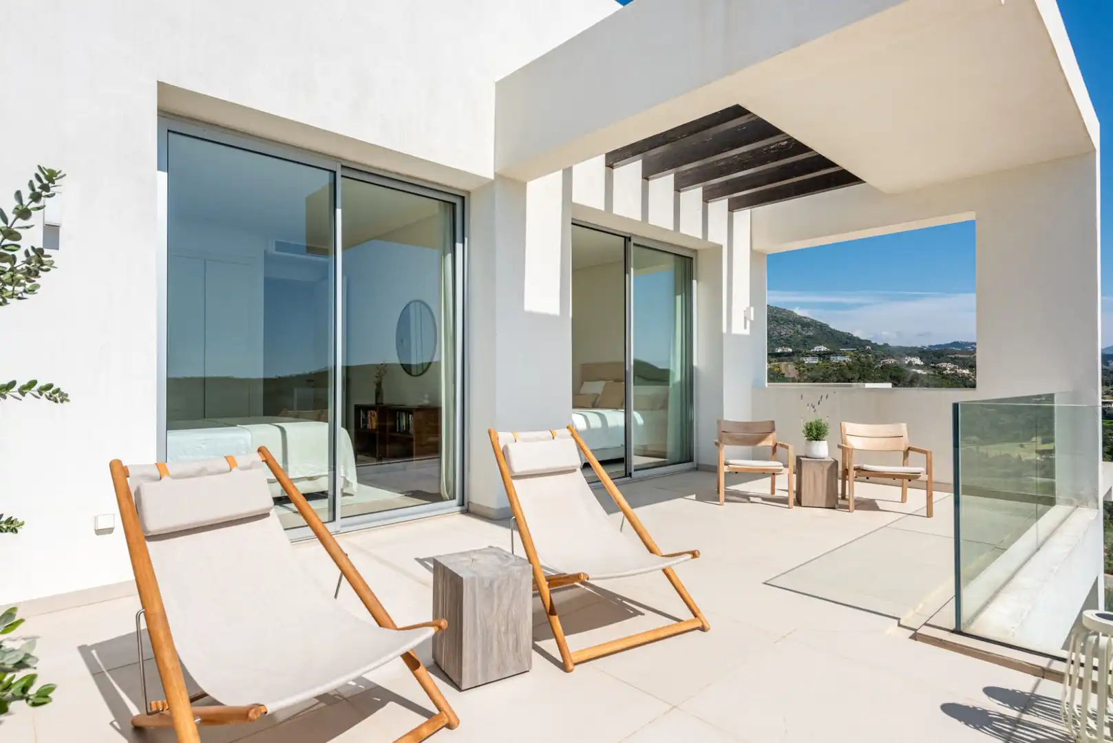 Penthouse with balcony for sale in Montemayor - Marbella Club, imagen 8