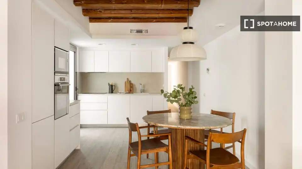 Flat with terrace to rent in Ciutat Vella, imagen 8