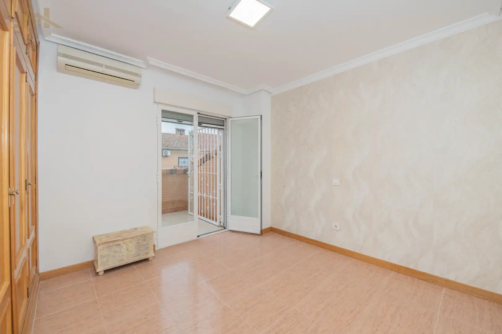 Bedroom of Detached homes for sale in Yeles  with Air Conditioner, Heating and Private garden