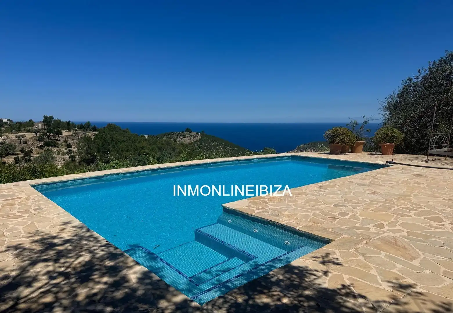 Schwimmbecken von Haus oder Chalet zur Miete in Sant Joan de Labritja mit Privatgarten, Terrasse und Schwimmbad