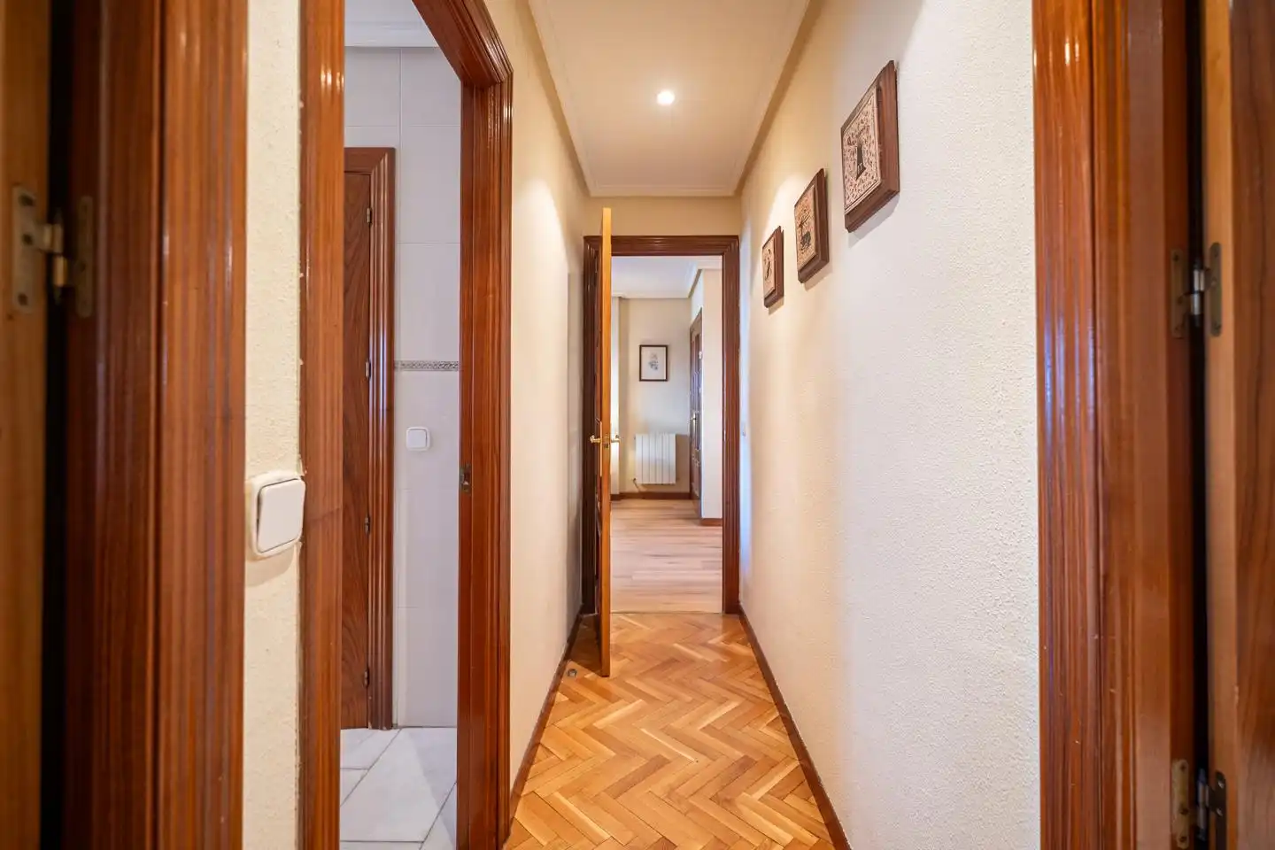 Wohnung zum Verkauf in Ávila mit Klimaanlage, Parkett und Terrasse