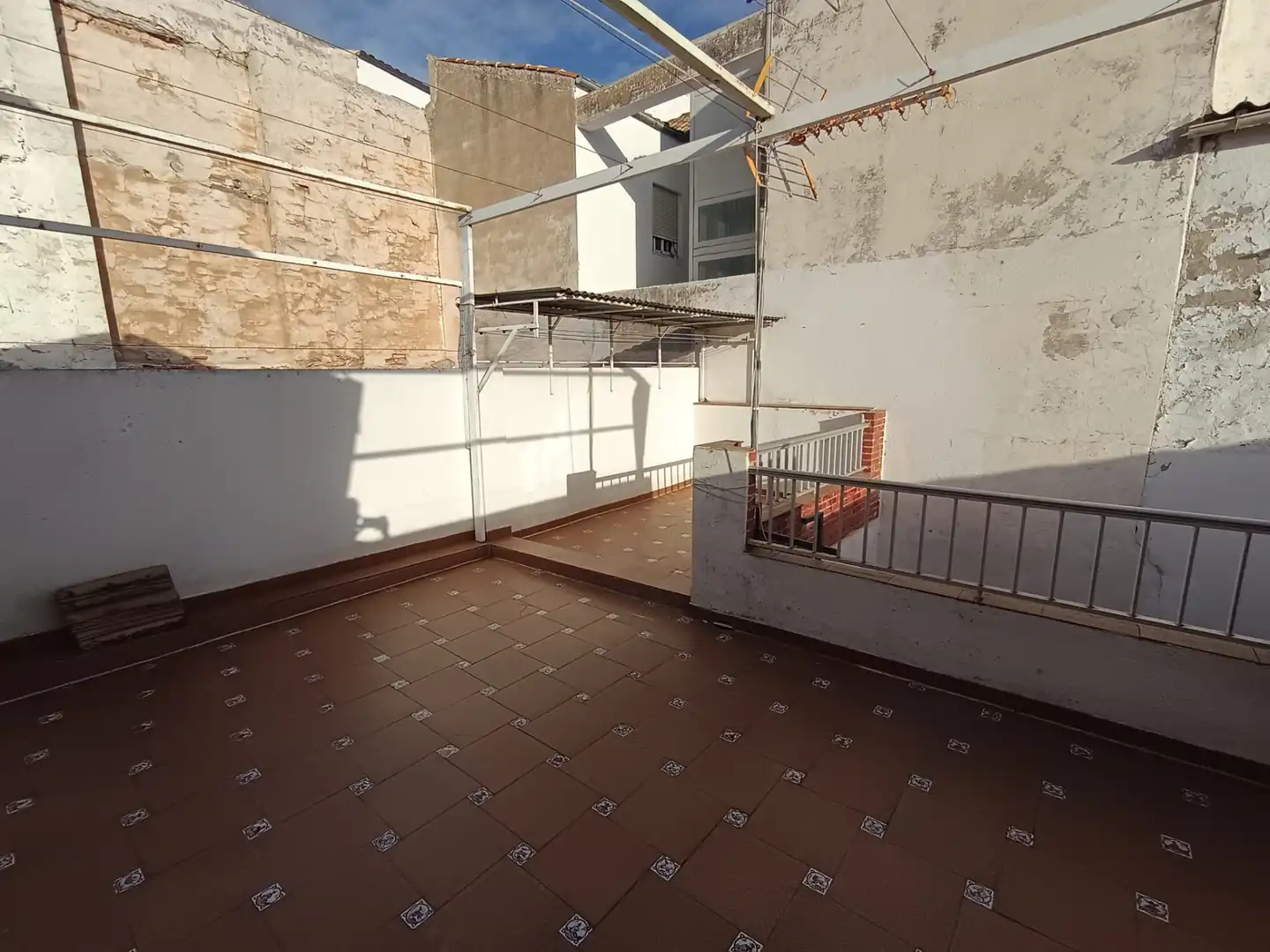 Terrasse von Einfamilien-Reihenhaus zum Verkauf in Jaén mit Klimaanlage, Heizung und Terrasse