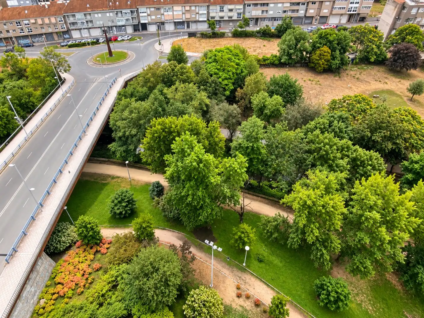 Außenansicht von Maisonette zum Verkauf in Ourense Capital  mit Klimaanlage, Terrasse und Balkon