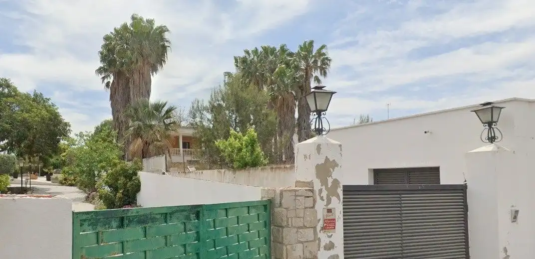 Vista exterior de Casa o xalet en venda en Riba-roja de Túria amb Alarma