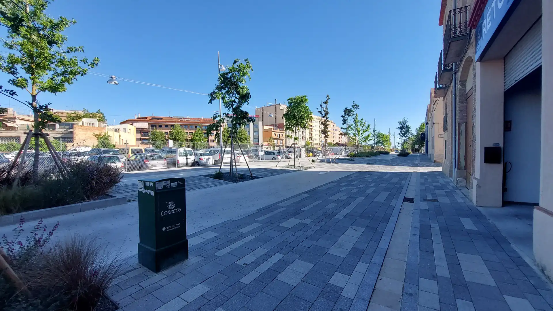 Vista exterior de Local en venda en Vilafranca del Penedès