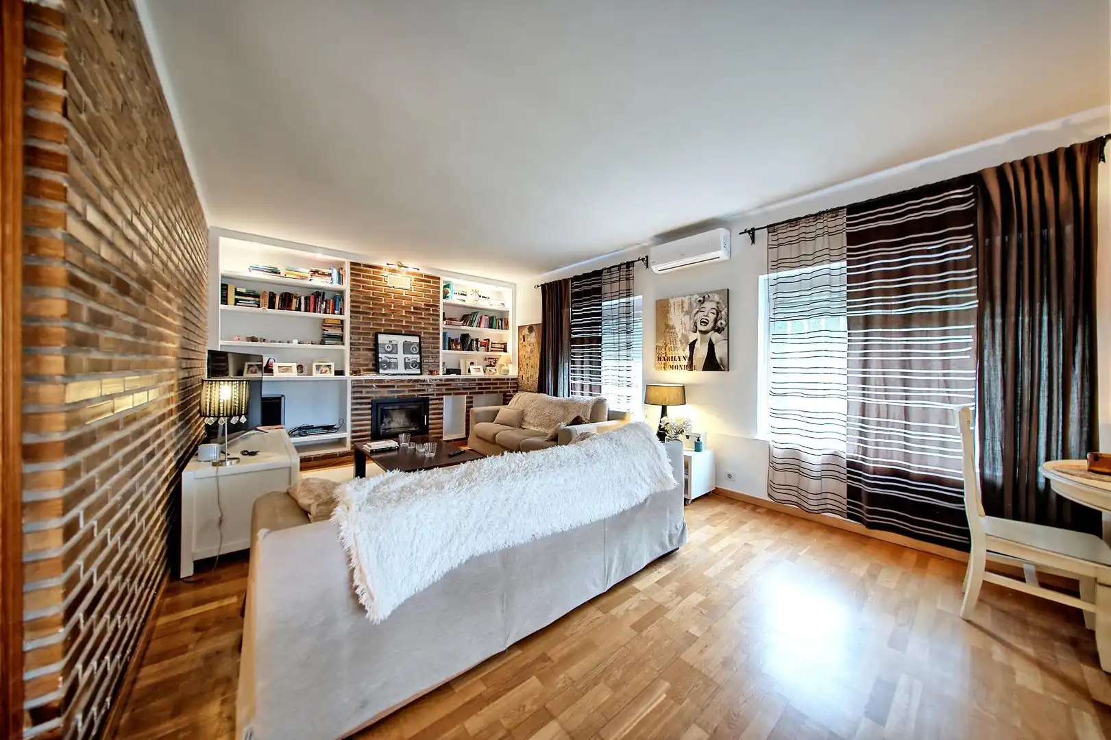 Sala de estar de Casa o chalet en venta en Paterna con Aire acondicionado, Calefacción y Jardín privado