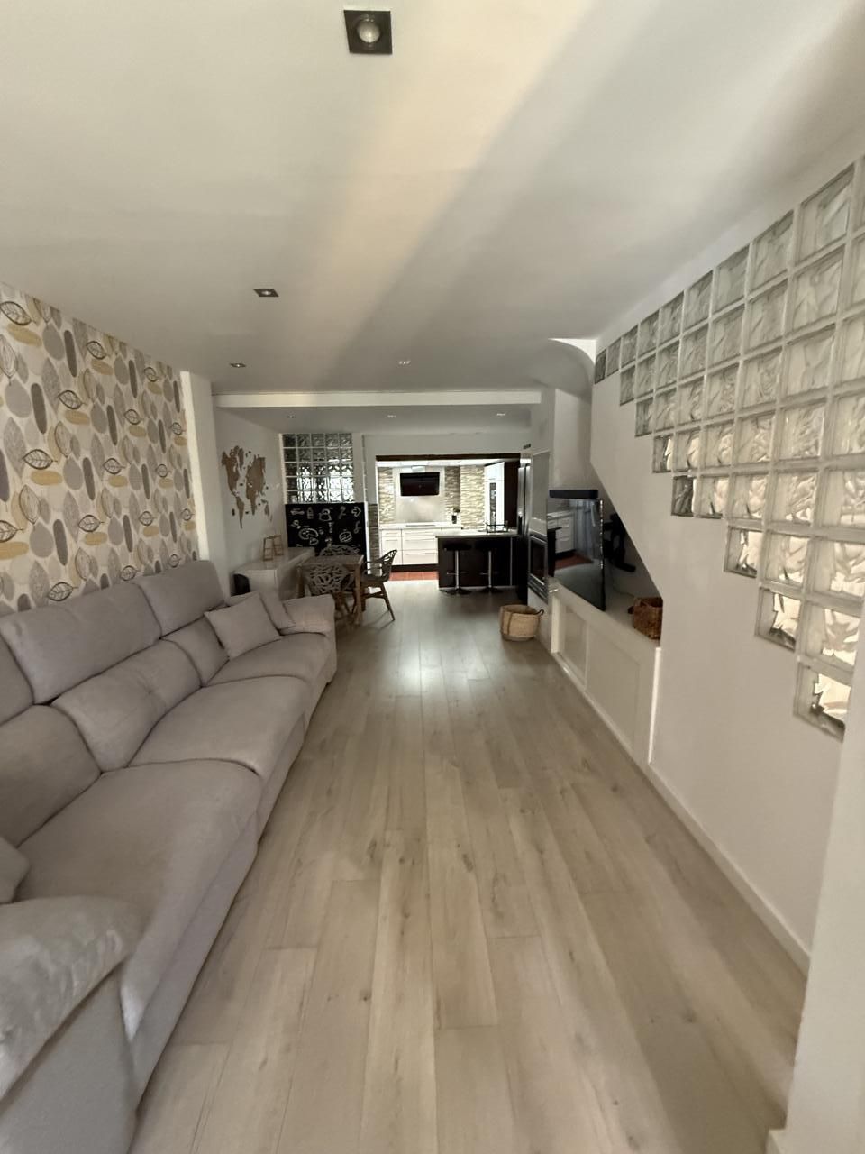 Sala d'estar de Casa o xalet en venda en Málaga Capital amb Aire condicionat, Jardí privat i Terrassa