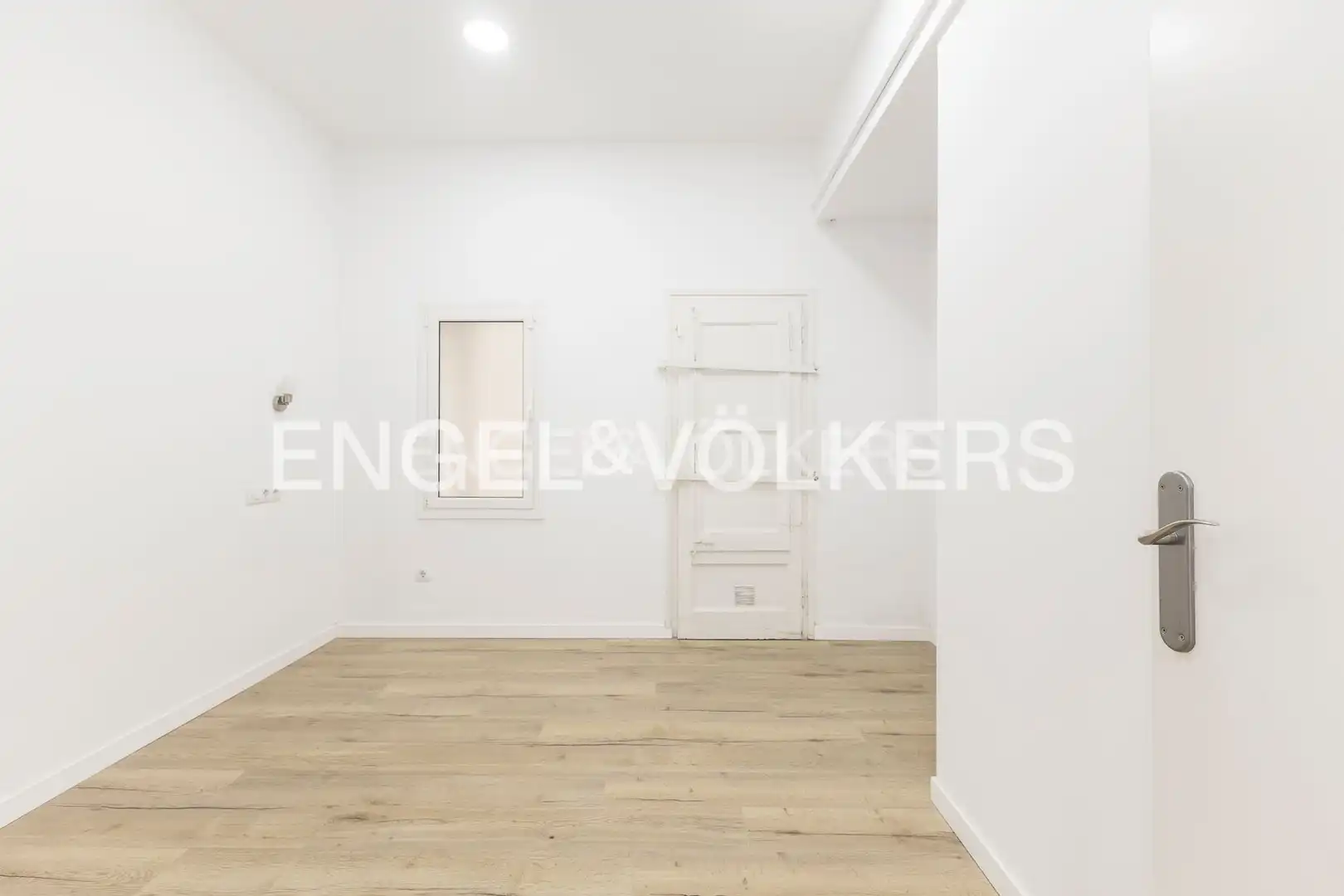 Flat for sale in Barcelona  with Air Conditioner, Heating and Parquet flooring