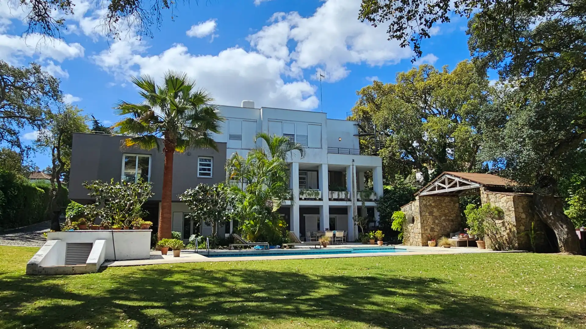 Xalet amb piscina en venda a Avenida los Cortijos