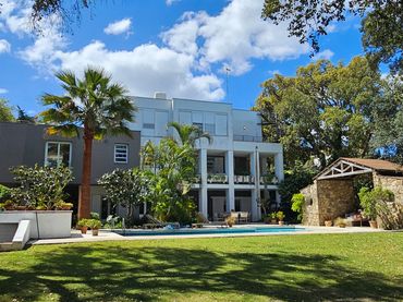Villa mit Pool zum Verkauf in Avenida los Cortijos