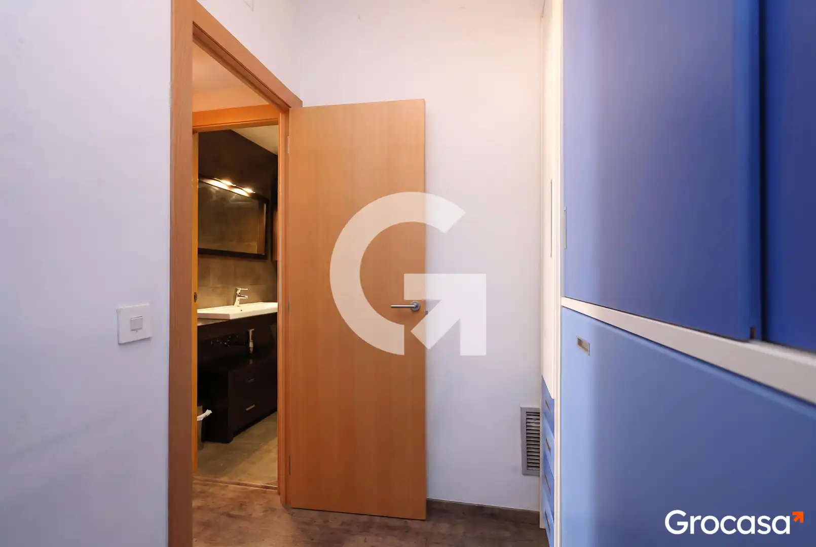 Kitchen of Flat for sale in Barcelona  with Air Conditioner, Oven and Balcony