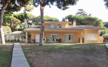 Exterior view of House or chalet for sale in Sant Andreu de Llavaneres  with Air Conditioner, Heating and Private garden