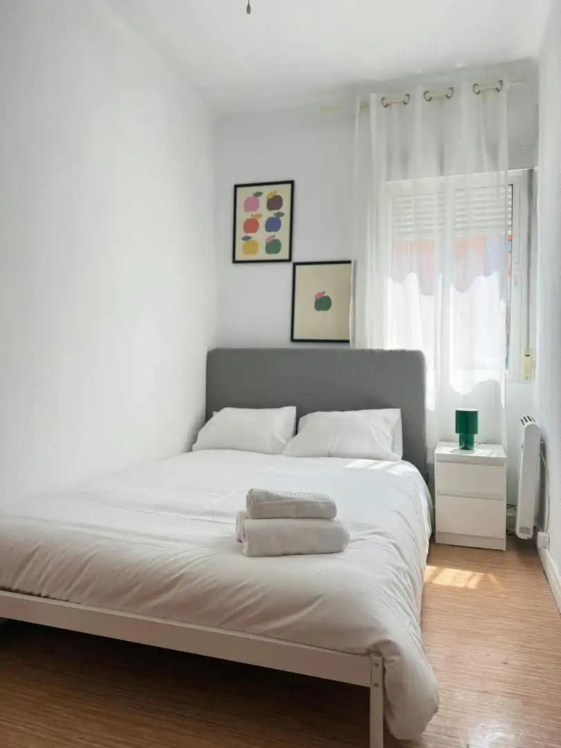 Bedroom of Flat for rent in Madrid  with Air Conditioner, Heating and Furnished