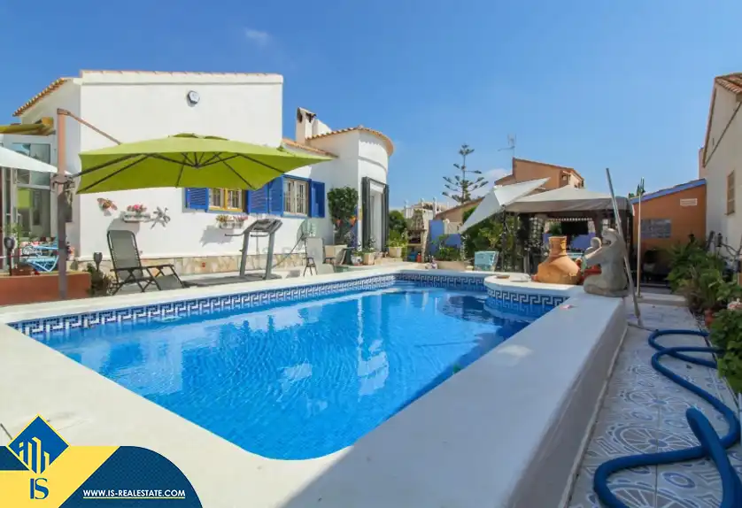 Villa mit Terrasse zum Verkauf in Los Balcones - Los Altos, imagen 2
