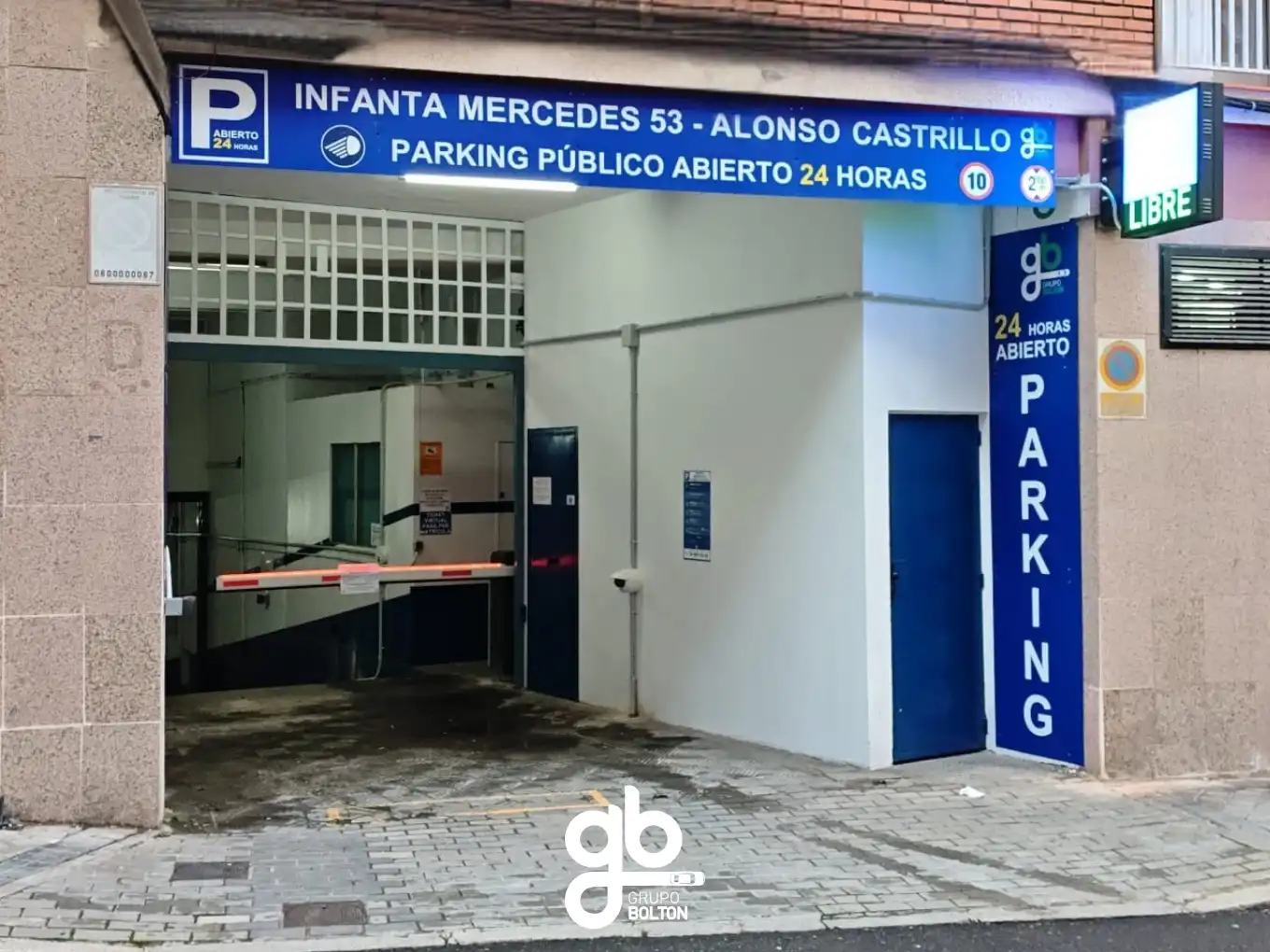 Parking of Garage for rent in Madrid  with Alarm
