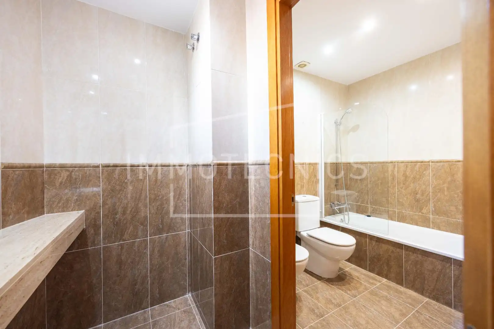Badezimmer von Einfamilien-Reihenhaus zum Verkauf in La Garriga mit Heizung und Terrasse
