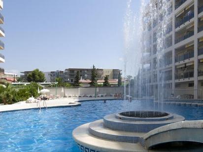 Piscina de Apartament en venda en Salou amb Aire condicionat, Calefacció i Jardí privat