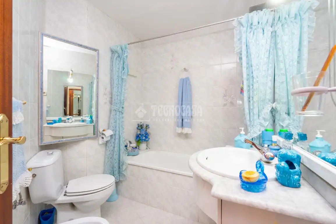 Baño de Piso en venta en Colmenar Viejo con Trastero y Balcón