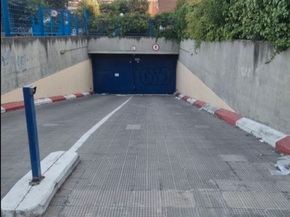 Parking of Garage for rent in  Madrid Capital