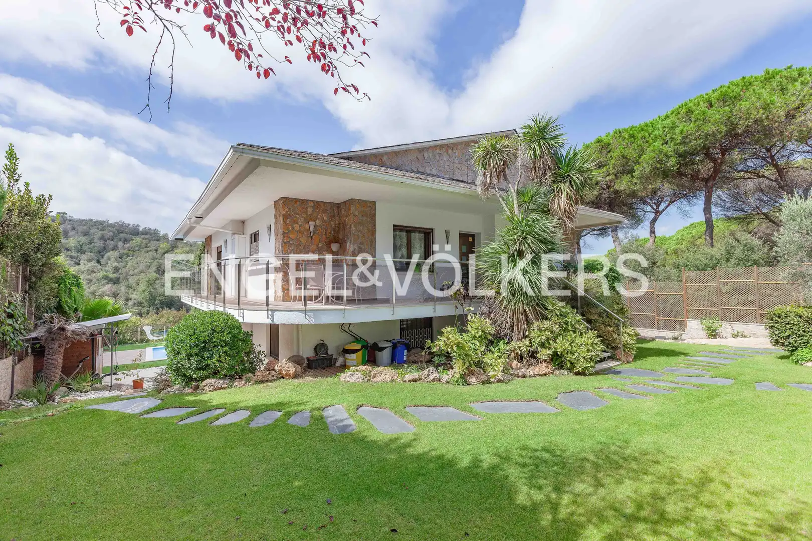 Vista exterior de Casa o chalet de alquiler en Llinars del Vallès con Aire acondicionado, Calefacción y Jardín privado