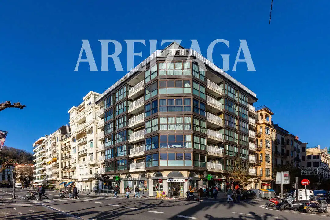 Vista exterior de Piso en venta en Donostia - San Sebastián  con Calefacción y Balcón