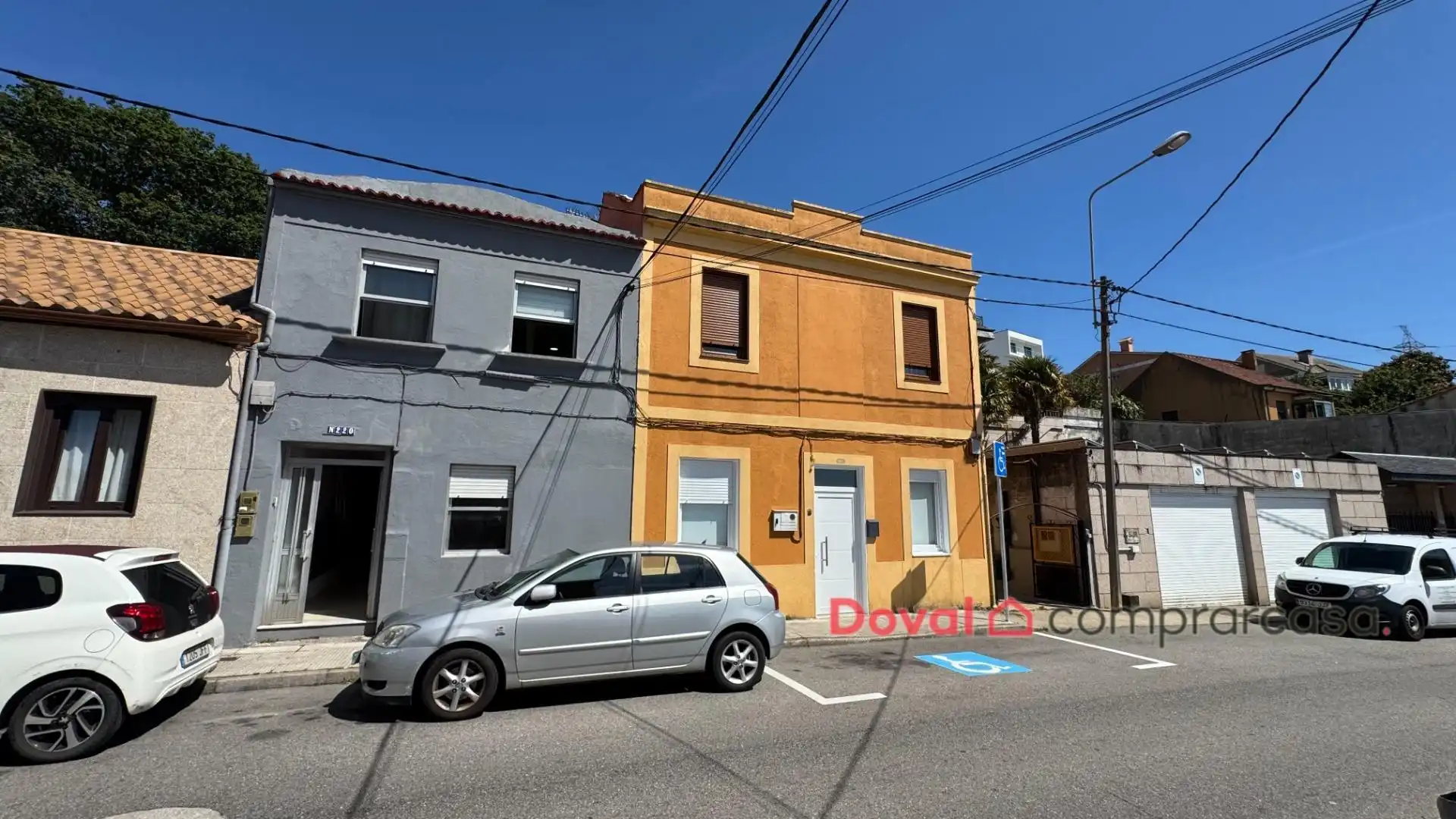 Vista exterior de Casa o chalet en venta en Vigo  con Parquet, Terraza y Amueblado