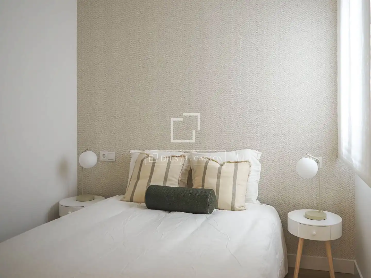 Schlafzimmer von Wohnung zum Verkauf in Madrid mit Klimaanlage, Möbliert und Balkon