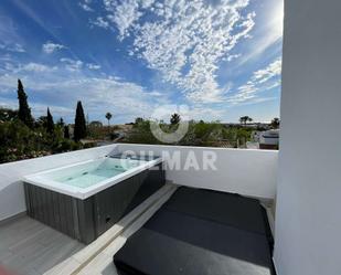 Vista exterior de Casa o xalet de lloguer en Sanlúcar de Barrameda amb Aire condicionat i Piscina