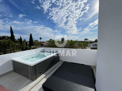 Vista exterior de Casa o xalet de lloguer en Sanlúcar de Barrameda amb Aire condicionat i Piscina